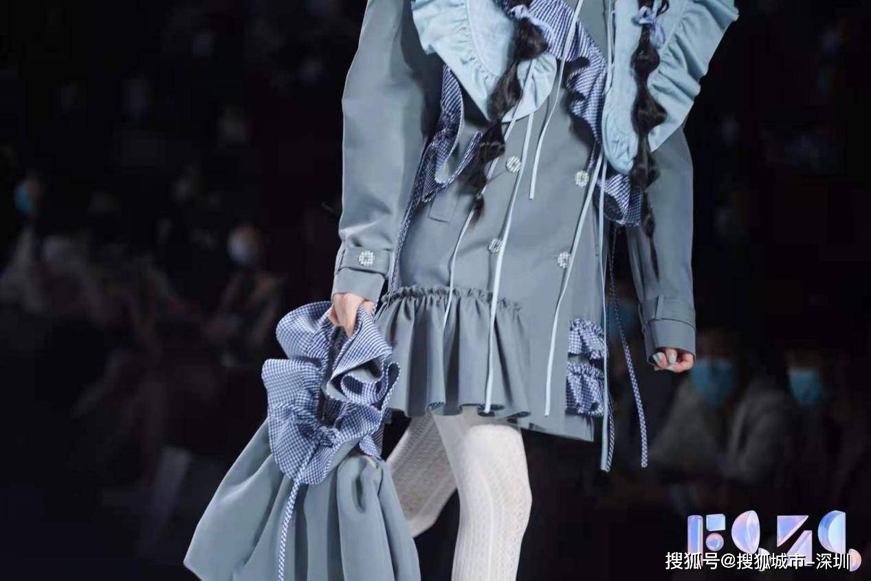 生活|Y2 mon air:“朵朵绽放”时尚大秀倾情演绎,打动灵性少女的高光时刻