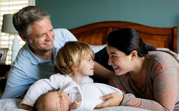 宝爸|二胎出生，老大什么反应？4岁宝宝这样调侃爸爸，爸爸无言以对