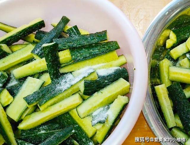 做法|黄瓜这样做太好吃了，做法简单，酸辣爽脆，吃一次念念不忘