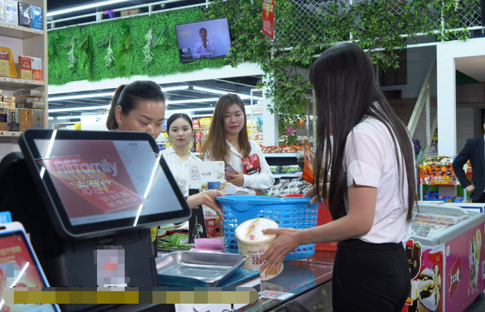 进行|选址时跟怡佳仁零食店门店有关的事,不注意有影响