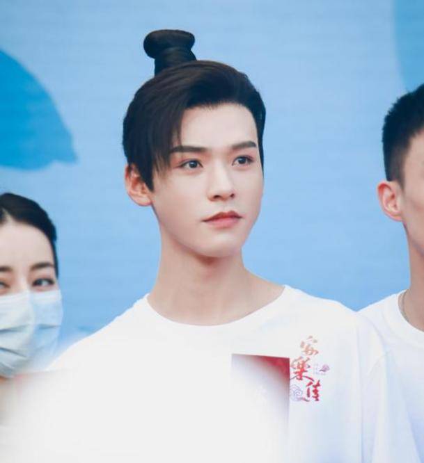 演技|《安乐传》开机路透?迪丽热巴身材高挑气质好,龚俊造型亮点十足!