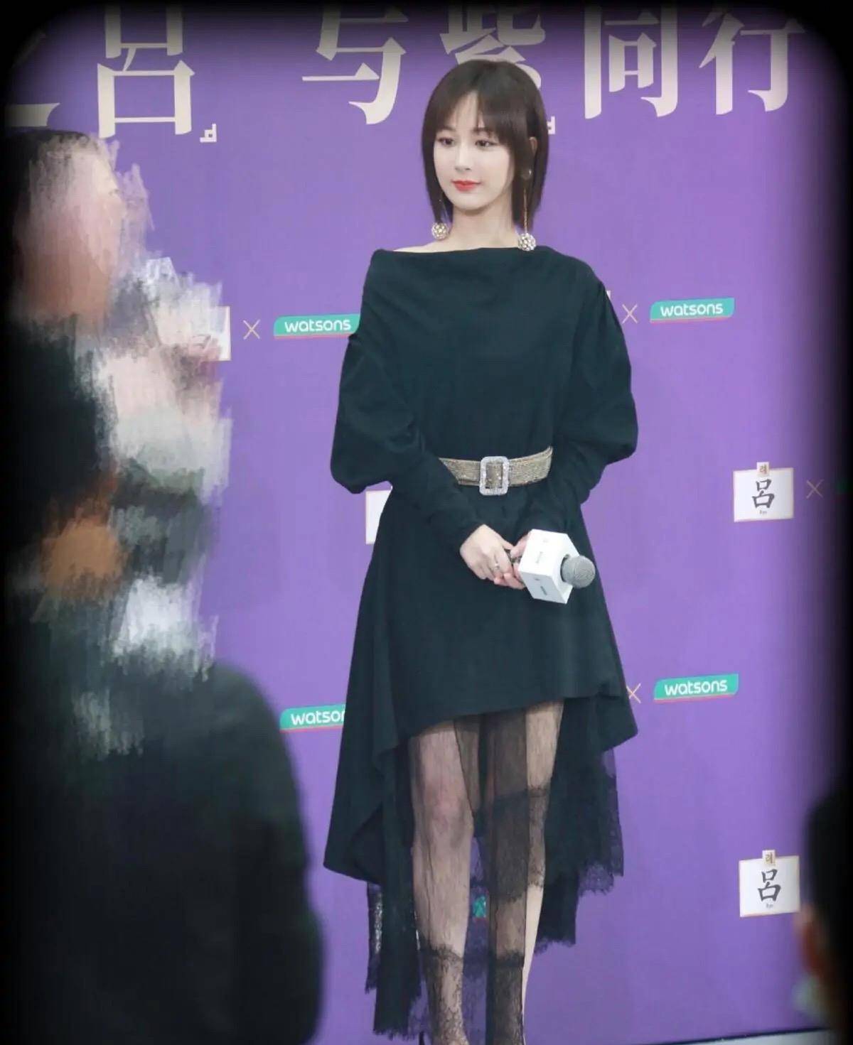 风熟|杨紫真是女大十八变，长裙配黑丝尽显熟女魅力，才发现这么女人味