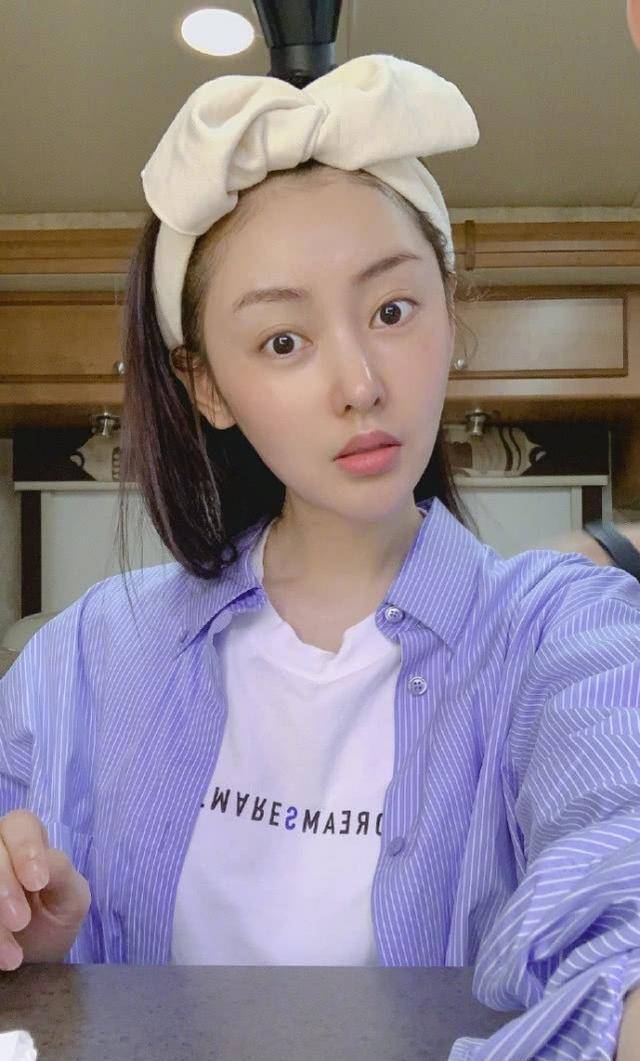 张天|范冰冰、张天爱不愧是美妆博主，清洁面膜敷得好，通透皮肤少不了