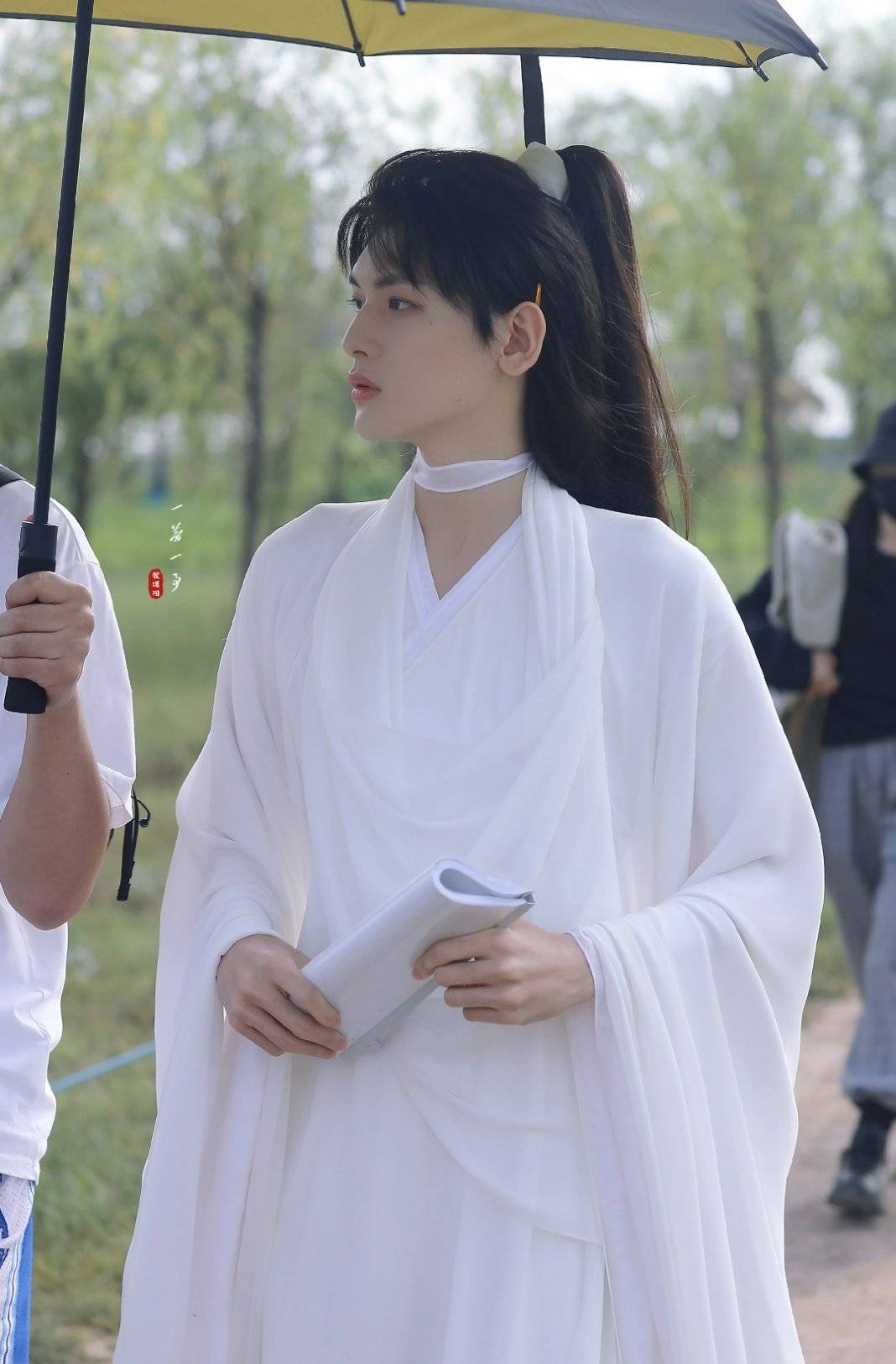 《吉星高照》新路透,翟潇闻造型被再次吐槽