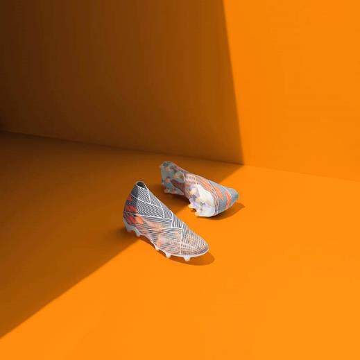 设计|阿迪达斯SUPERSPECTRAL足球鞋套装来袭