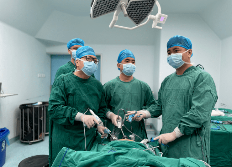 严重|男子一天便血30余次，刚住院时崩溃到哭！便血需警惕这个病......