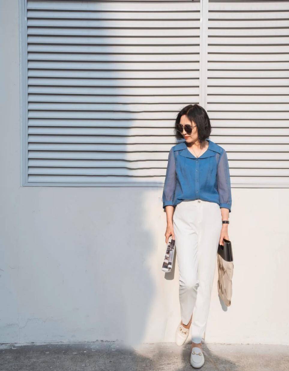 颜色|这才是中年妈妈该有的穿搭！衬衫+直筒裤，气质减龄，很高级