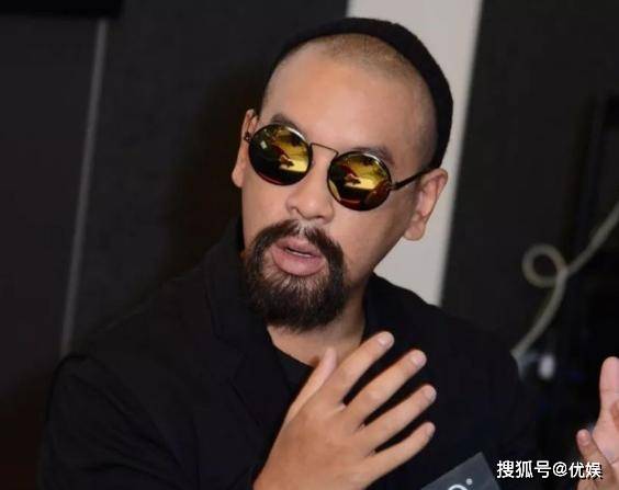 他是超级富二代,24岁差点娶阿娇为妻,现37岁苍老到认不出_麦浚龙