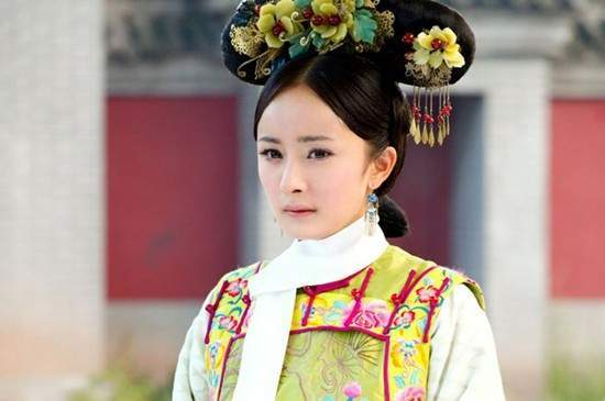 赵丽颖|古装绿衣美人：刘亦菲脱俗，赵丽颖灵动，热巴娇俏，她俩最经典！