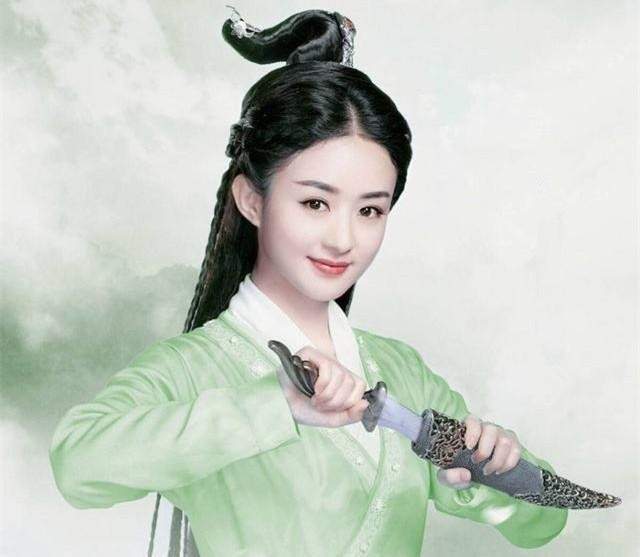 赵丽颖|古装绿衣美人：刘亦菲脱俗，赵丽颖灵动，热巴娇俏，她俩最经典！