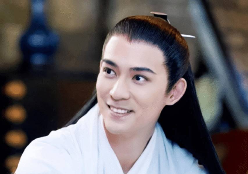 郭碧婷|她们明明都是高颜值的女神，现代装流行时髦又迷人，古装却丑到爆