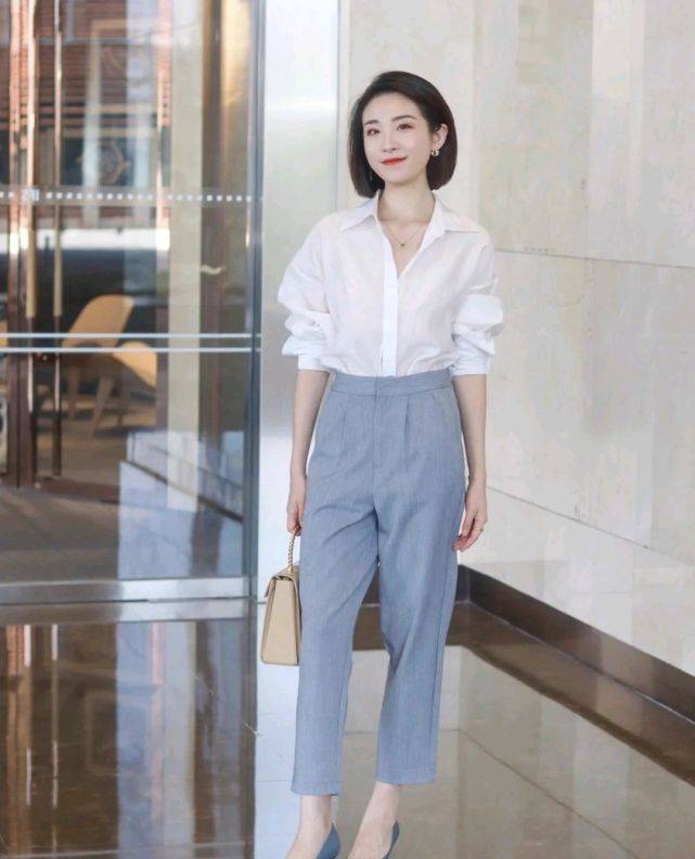 服装|上班的女孩该怎么打扮呢？简约穿搭就很有气场，干练又有女人味