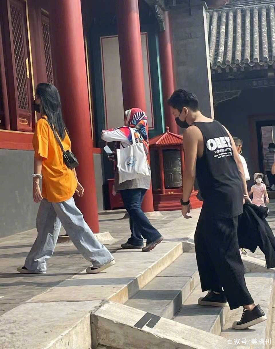 蔡卓|王大陆恋情曝光！不是林允是蔡卓宜，女方外形上不输林允清纯甜美