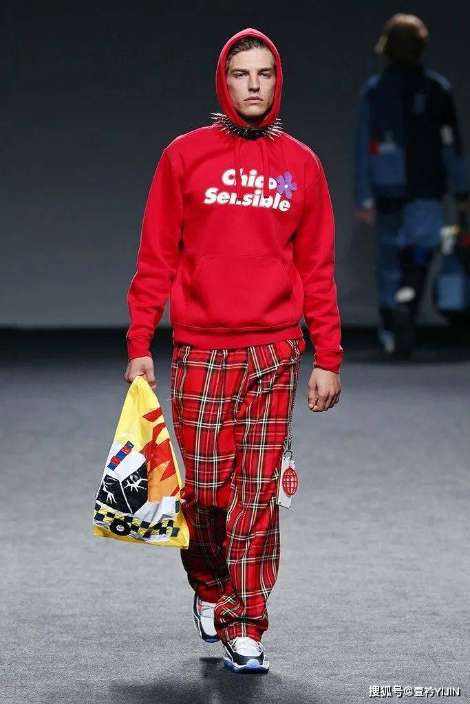 品牌|这年头，连狗都要做个时尚圈的「局外人」