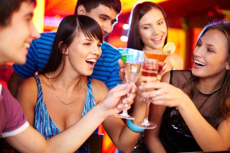 因为|经常应酬聚会容易被传染乙肝吗?医生:并不会