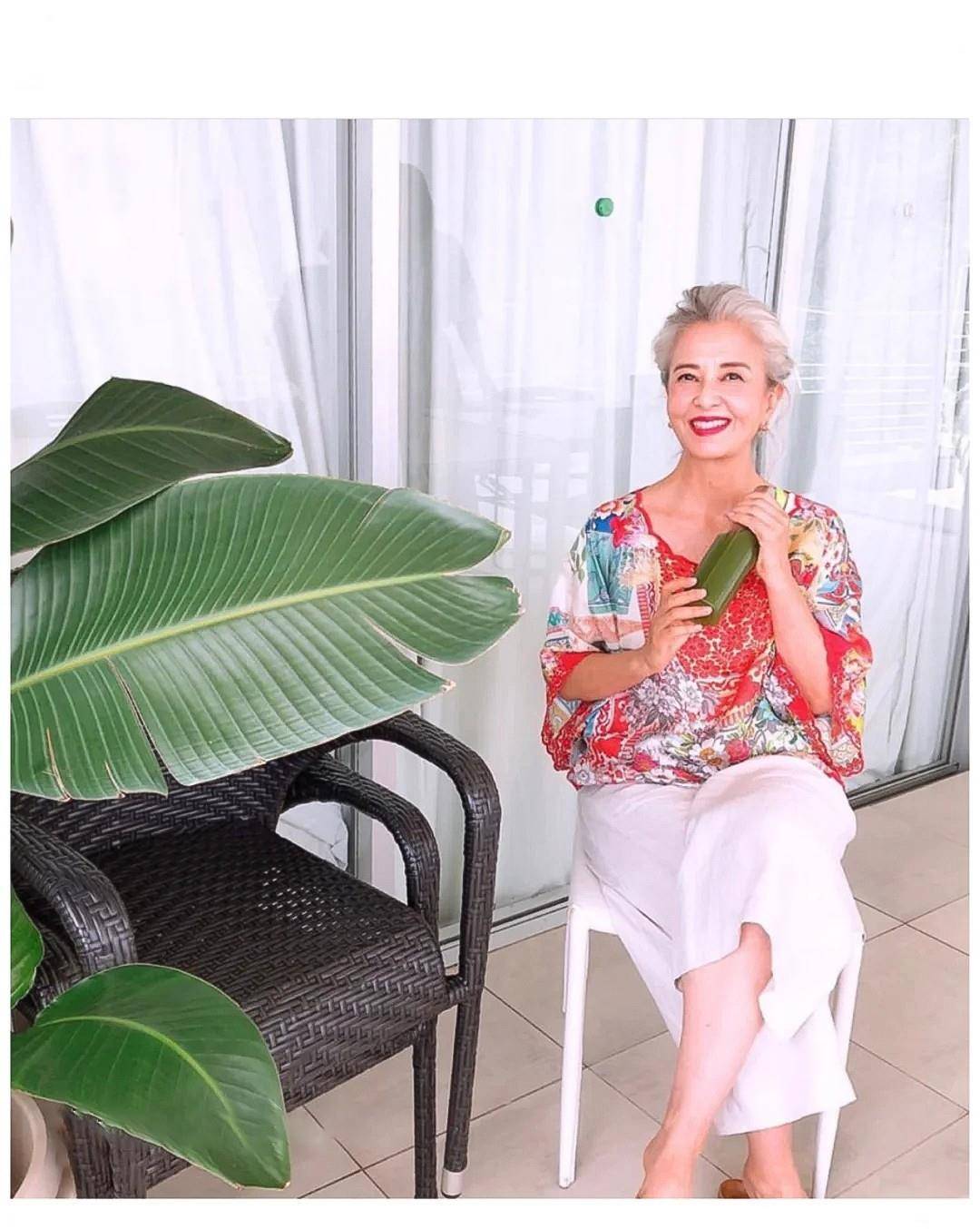 卷发|60岁左右的女人，过年别再烫“大妈卷”！四款减龄发型，更好看