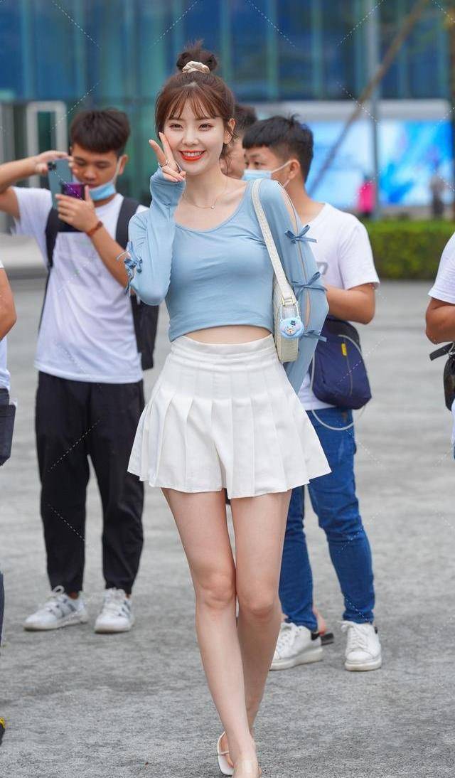 妙龄女子|长腿看起来很有女人味，显得年轻时尚