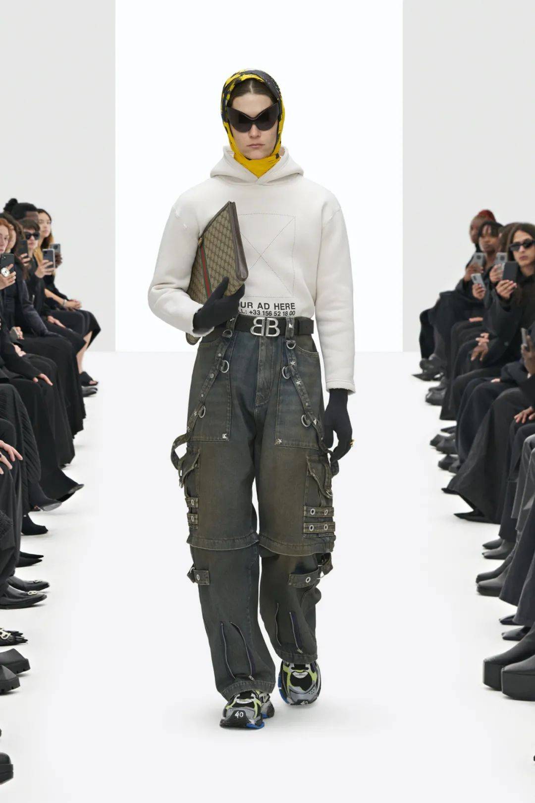 个性|你的肩膀可以有多酷？Balenciaga2022春夏成衣