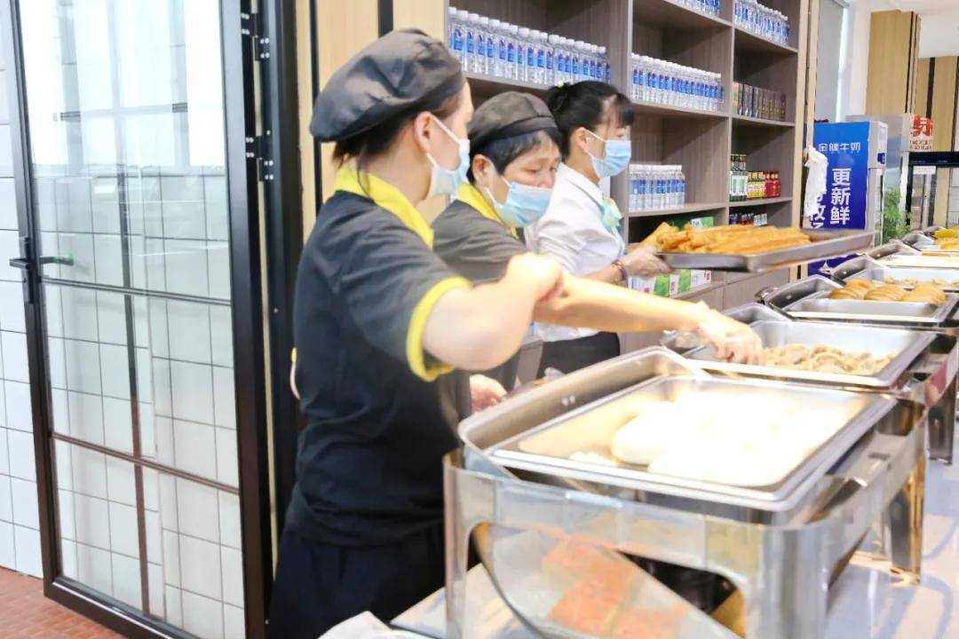 人员|常德市第四人民医院南区食堂免费为抗疫一线人员提供爱心早餐