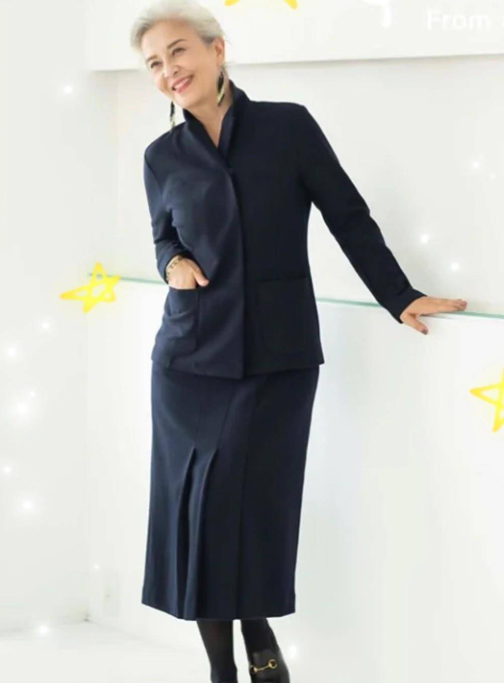 中老年|这才是60岁女人适合的打扮,穿衣打扮舒适又日常,简单大方才最美