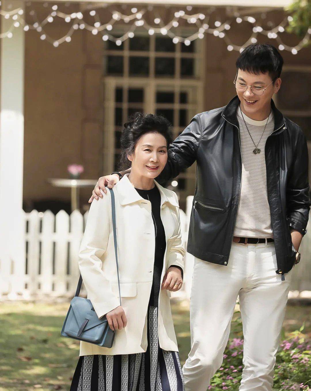 亮度|女人，你才60多岁而已，为何不穿得时髦一点，继续“臭美”下去