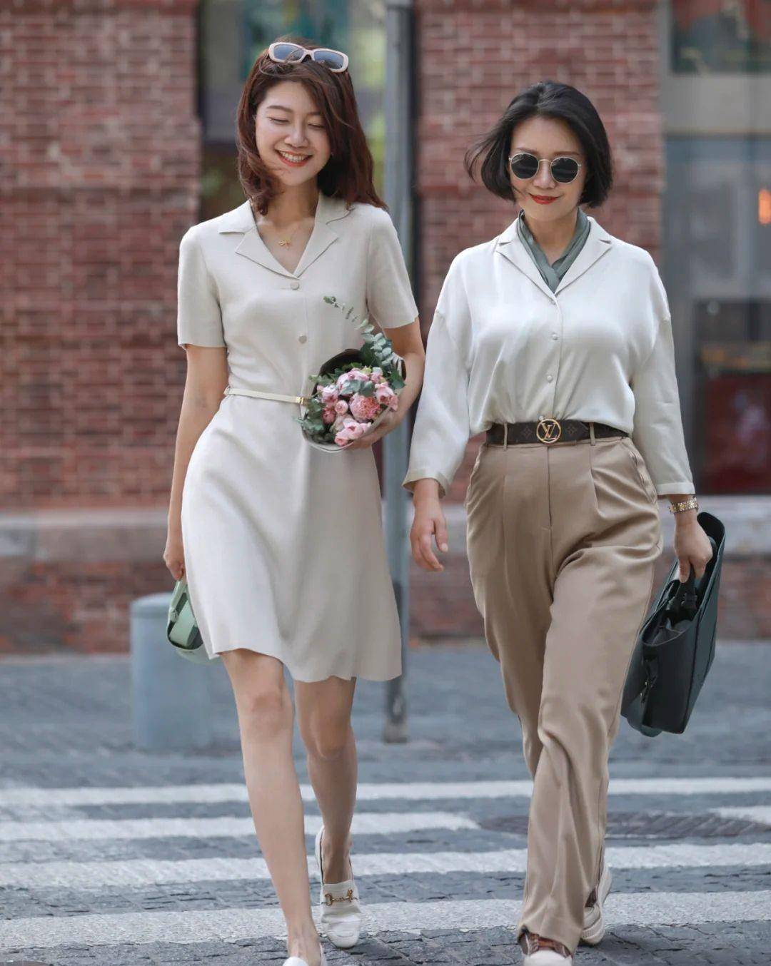 生活|这才是夏天流行的打扮:“阔腿裤+衬衫”,50岁女人穿时髦又减龄