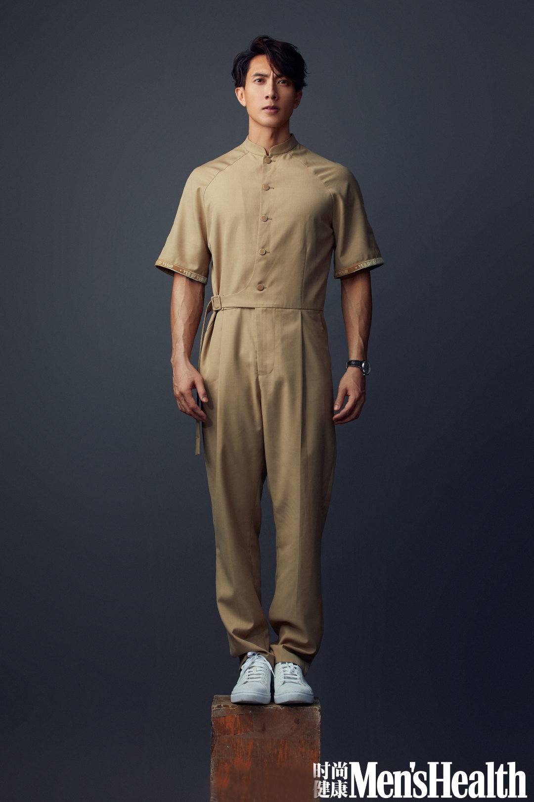 腹肌|吴尊靠身材也能上热搜，八块腹肌很强悍，42岁这发量令人羡慕