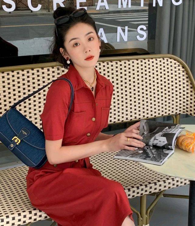 颜色|红色服装虽然很张扬，但只要穿对了，不仅吸睛还很惊艳