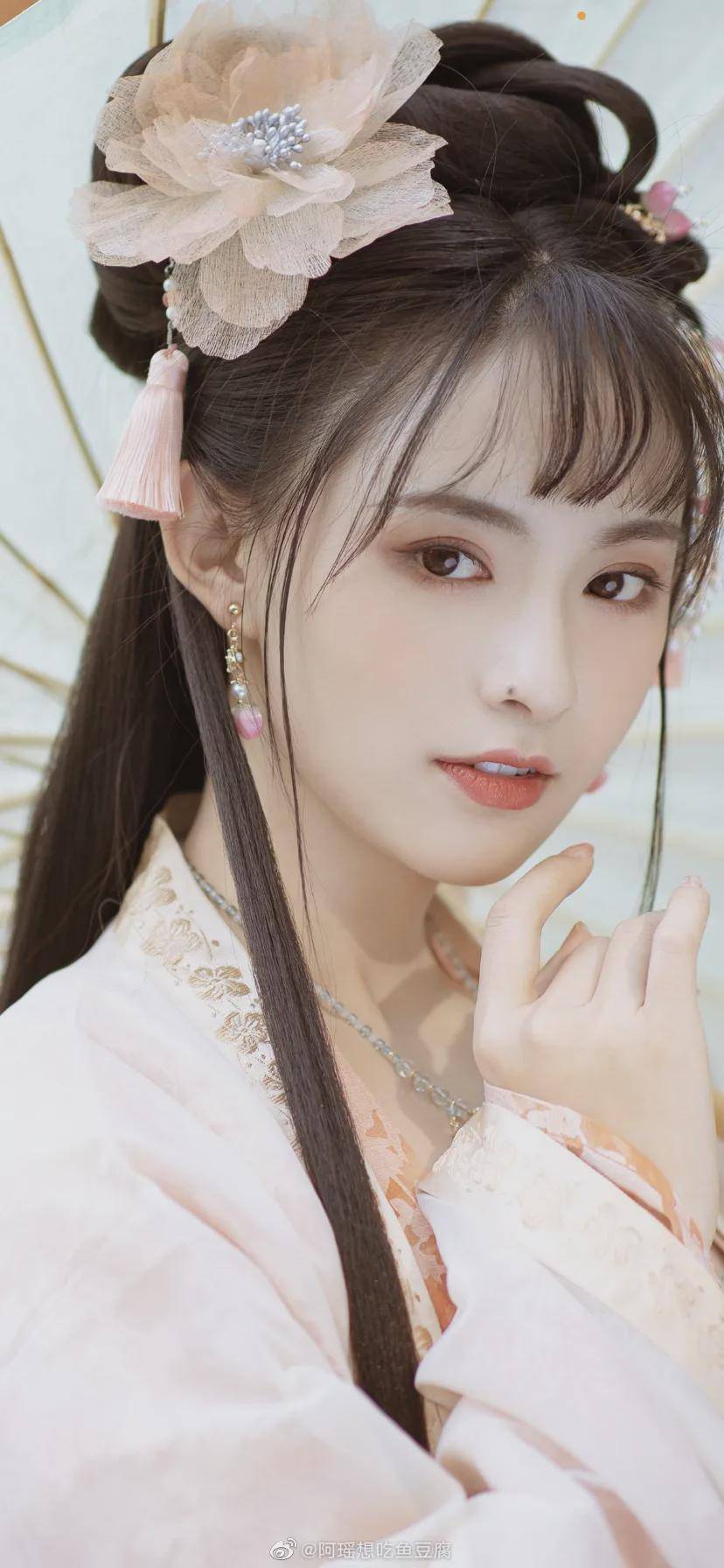 摄影|汉服小仙女：山野千里，有你欢喜