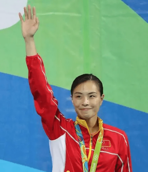 奥运|35岁吴敏霞官宣怀二胎！晒全家福透露预产期，小1岁老公颜值超高