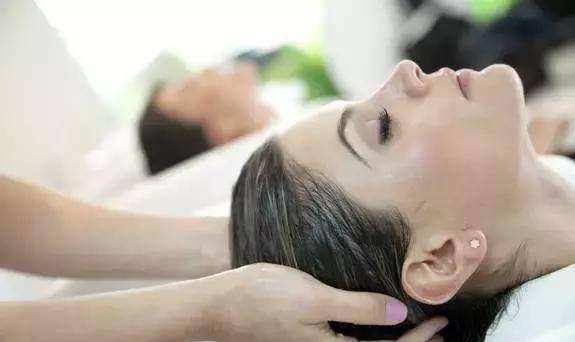 洗头|怎样让头发变得更加浓密？