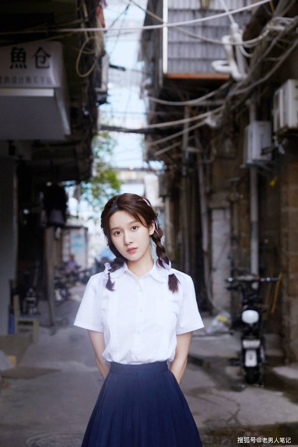 原创颖宝的小师妹与王一博拍过吻戏穿校服好甜背后公司好强大