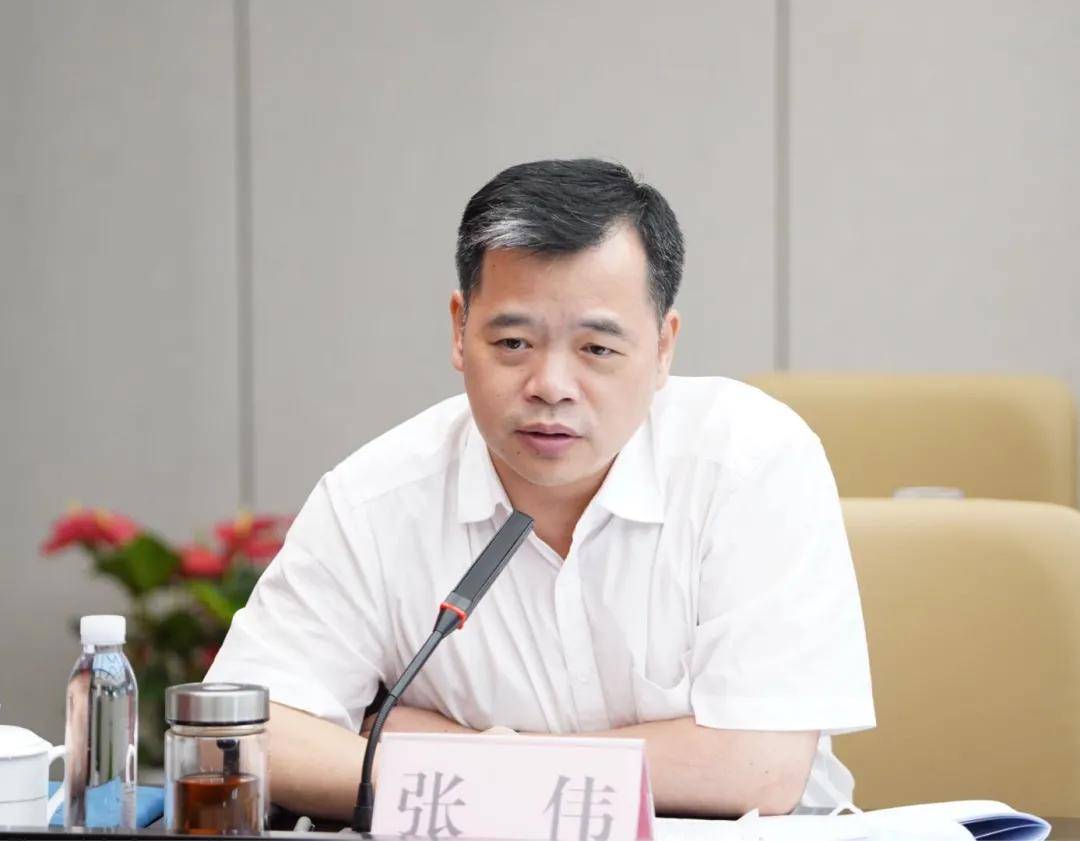 区委副书记,区政府代区长张伟指出,要坚持市场化运作,不断推进场景