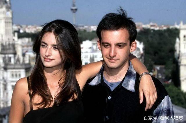 哈维尔·巴登|阿汤哥和麦康纳都曾拜倒在她裙下，老公是西班牙男神，如今怎样了？