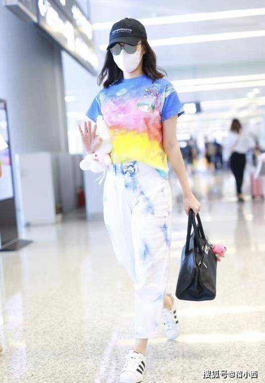 国际|论气质我只服宋佳，穿搭好像不用花心思，随意套上就是美出国际范