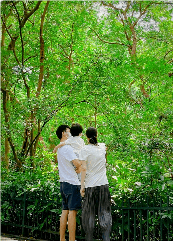 仙女|跳水皇后吴敏霞宣布二胎！穿宽松T恤巧遮孕肚，身材纤细不像怀孕