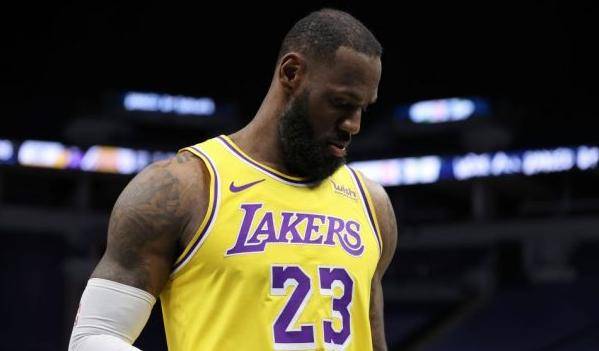 詹姆斯总冠军戒指价格 ec0fcc25bbc846279d8b450be2018f2b.jpeg