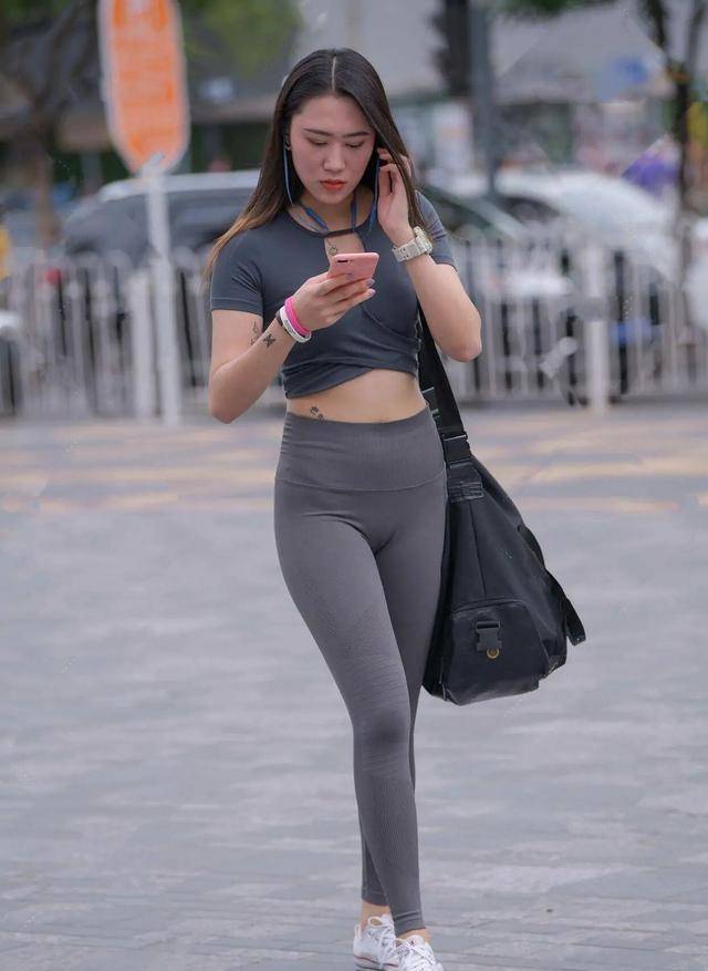 健美裤|身材“健硕”穿衣不好看？那是没遇到健美裤，这样穿时髦又修身！