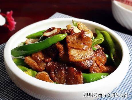 做法|农家小炒肉，学会一招，肉香嫩入味不油腻，上班族必备快手小菜