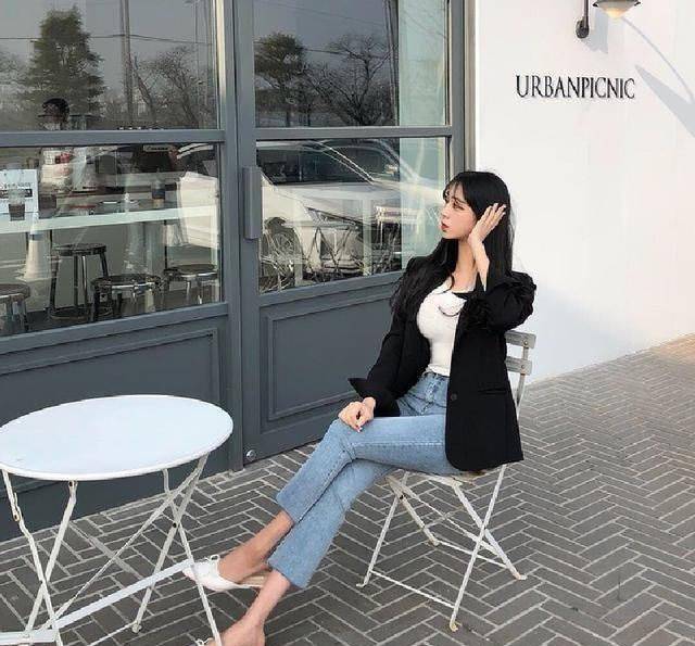 时尚|气质修身牛仔裤美女,凸显美女完美曲线,修身显瘦美女必备!