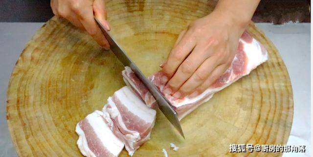 做法|猪肉最近大降价,大厨教你简单的做法,吃起来比红烧肉还解馋