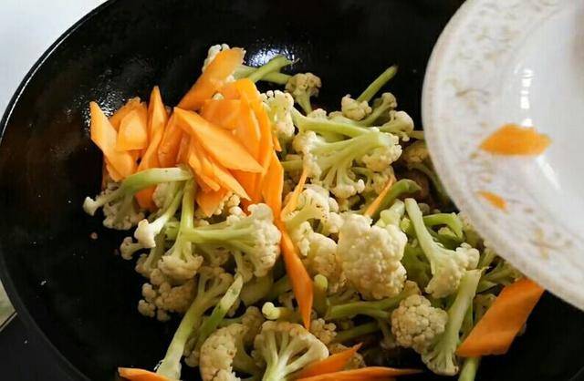 做法|学会这道花菜新做法,保证人人都会爱上它,简单又美味