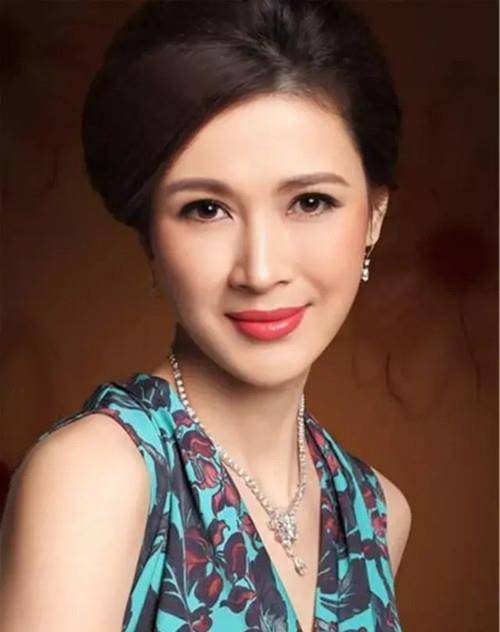 身材|“低调美人”童蕾好会穿 独特印花穿出高级感 气质优雅迷人