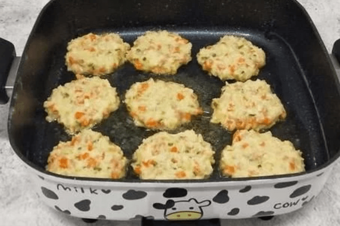 做法|立秋了,孩子早餐爱吃它,不用揉面,比馒头美味,做法简单又营养