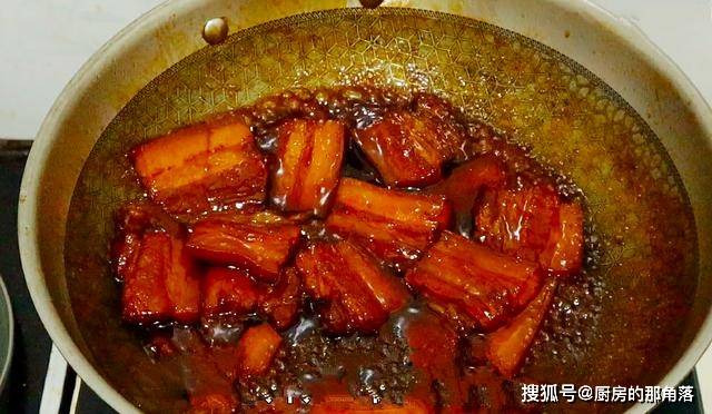 做法|猪肉最近大降价,大厨教你简单的做法,吃起来比红烧肉还解馋