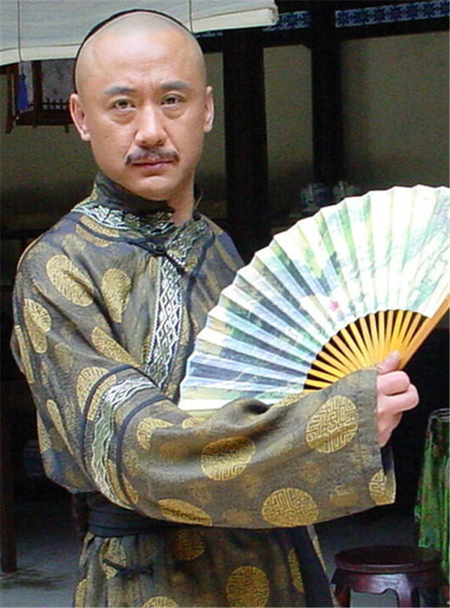 成家班演员杨升和艾伦相继去世,成龙发微博哀悼:愿你们一路走好