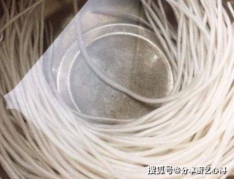 蔬菜|全家都喜欢吃的早餐,隔三差五做一次,鲜香还味美,成本才几块钱