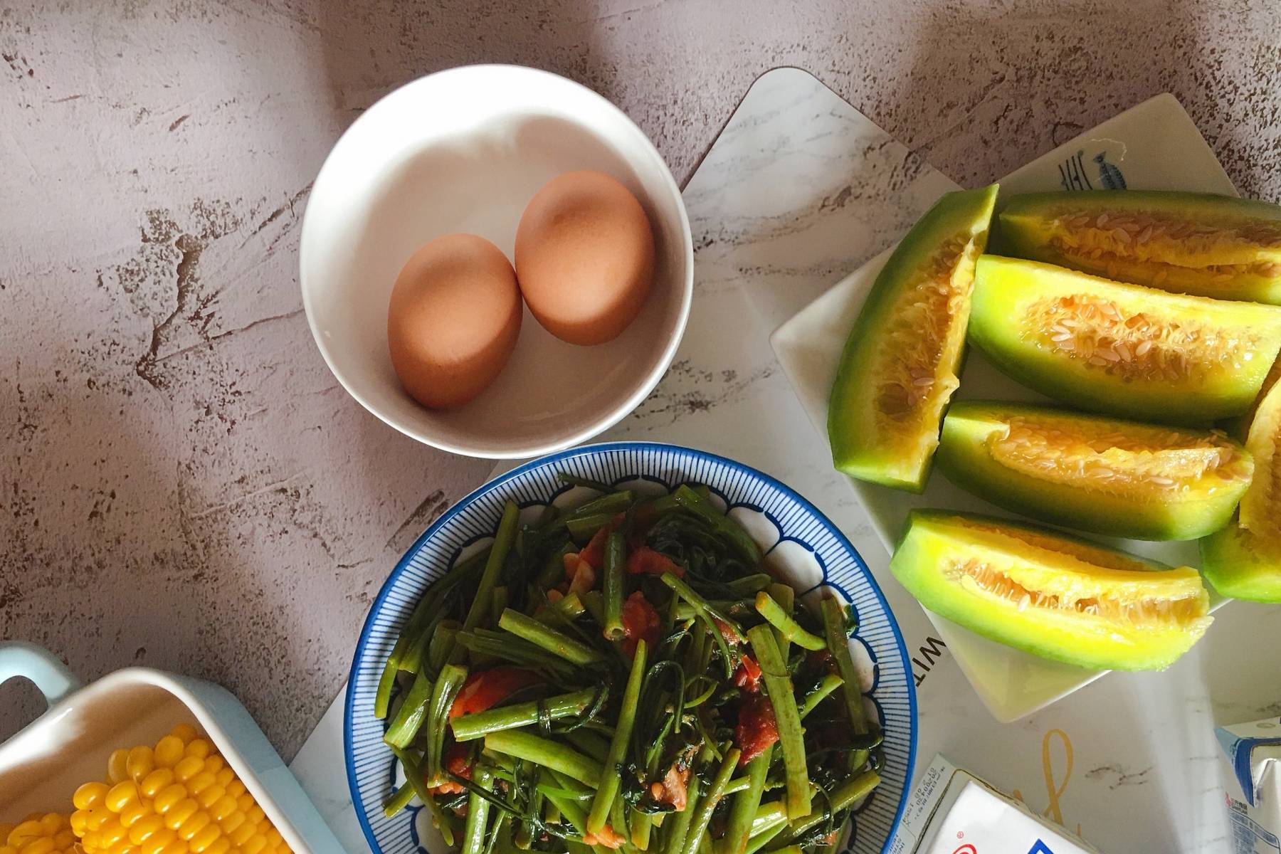 夫妻俩|入秋后夫妻俩早餐这样吃，色香味俱全，吃得饱还不胖