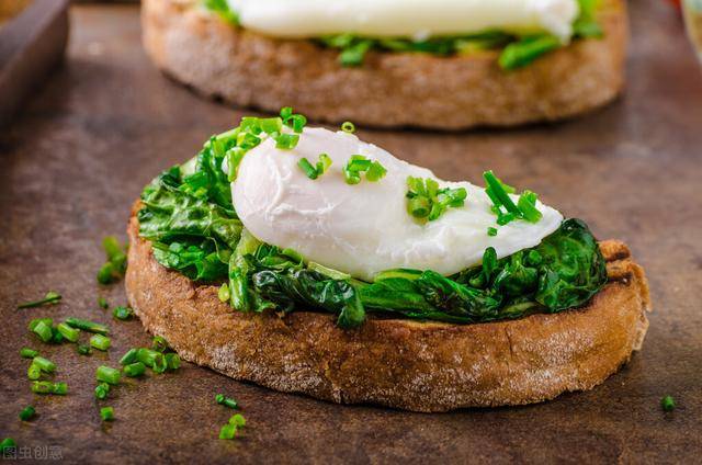 下锅|煮荷包蛋，不要再直接下锅了，记得多做2步，鸡蛋个个圆润完整