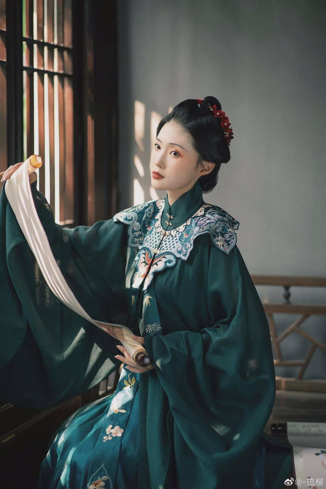仙女|汉服小仙女：一别如斯，落尽梨花月又西